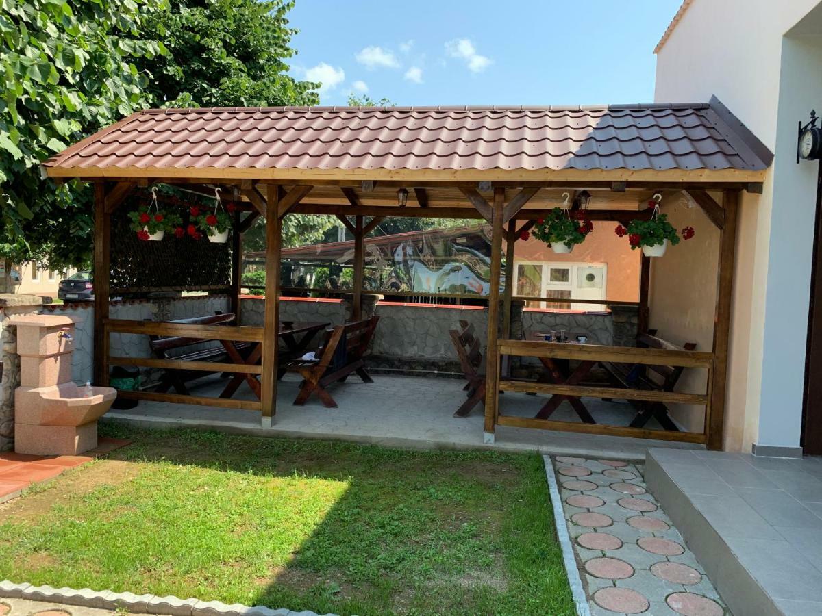 Casa Roka Apartment Eselnita Ngoại thất bức ảnh