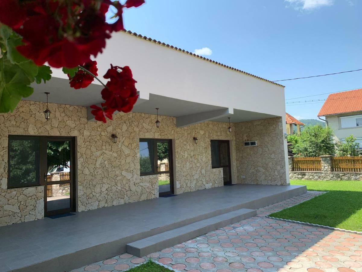 Casa Roka Apartment Eselnita Ngoại thất bức ảnh