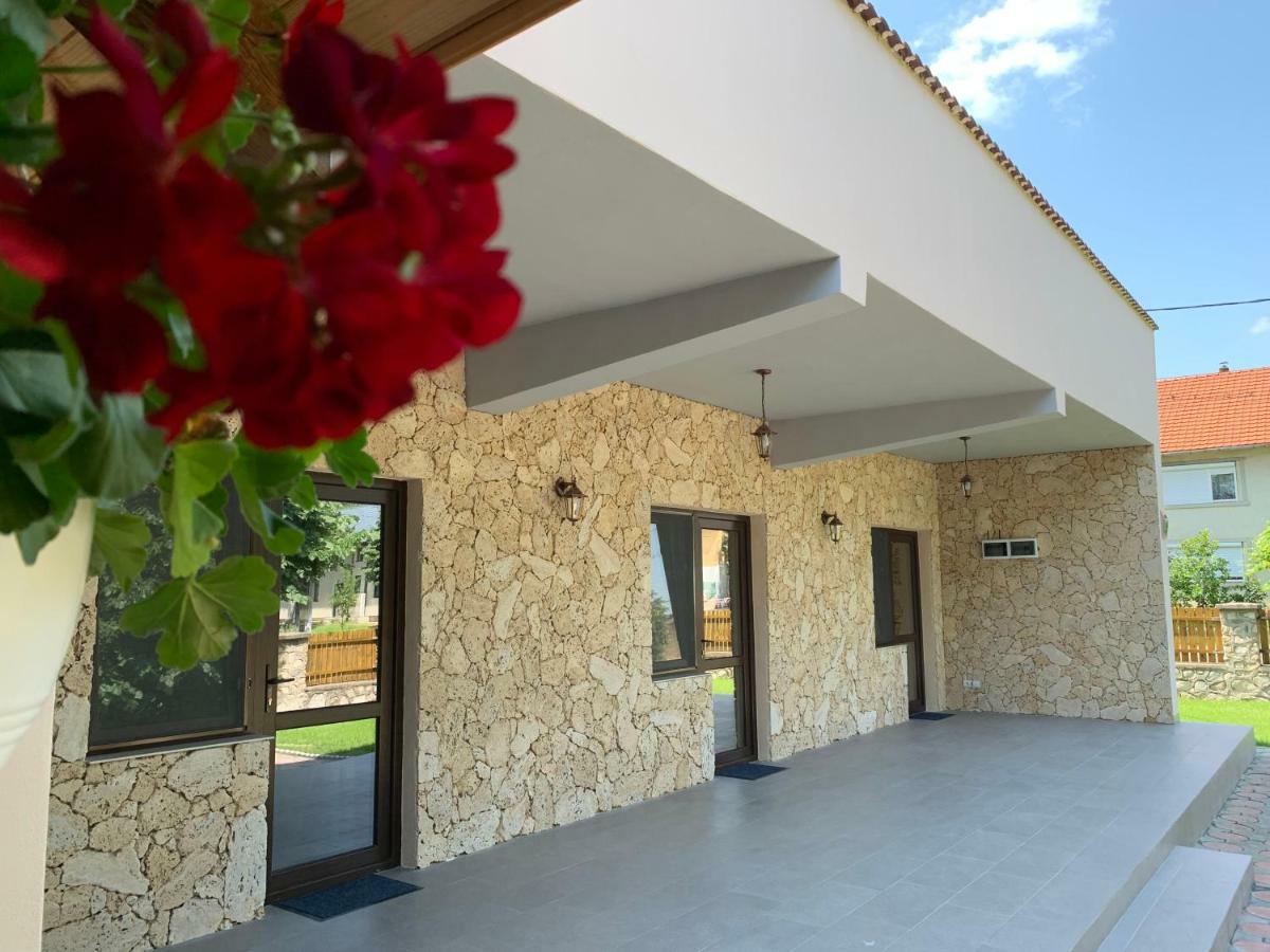 Casa Roka Apartment Eselnita Ngoại thất bức ảnh