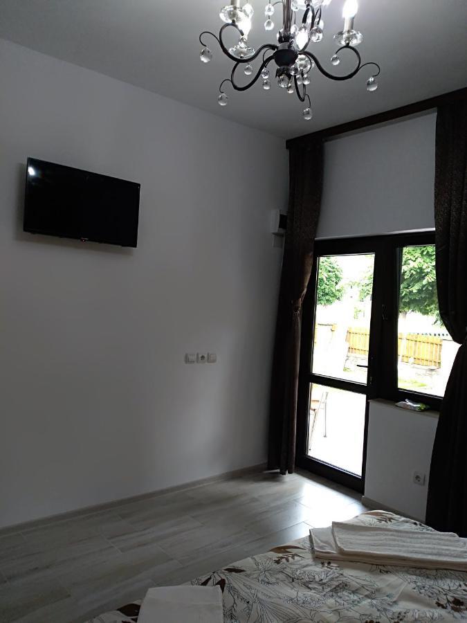 Casa Roka Apartment Eselnita Ngoại thất bức ảnh